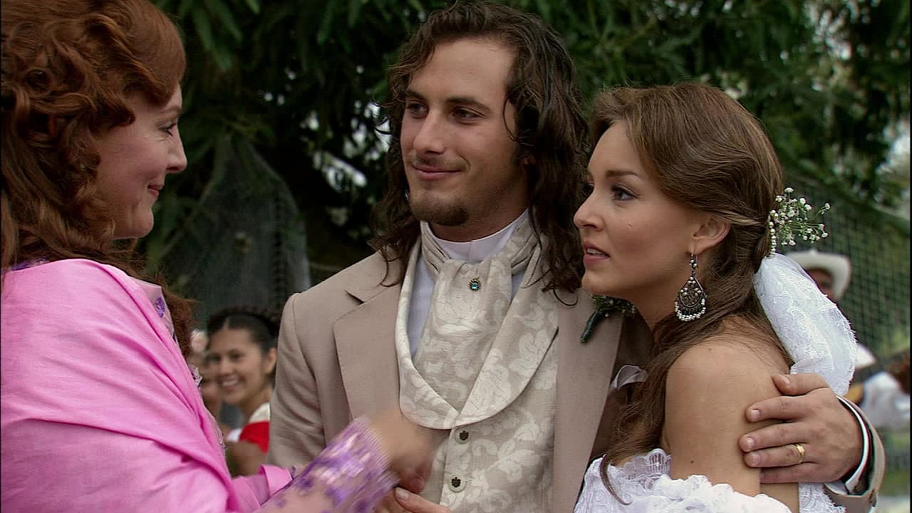 En 2009, Angelique Boyer se casó con uno de los actores que forman parte de su historial amoroso real: Sebastián Zurita.
