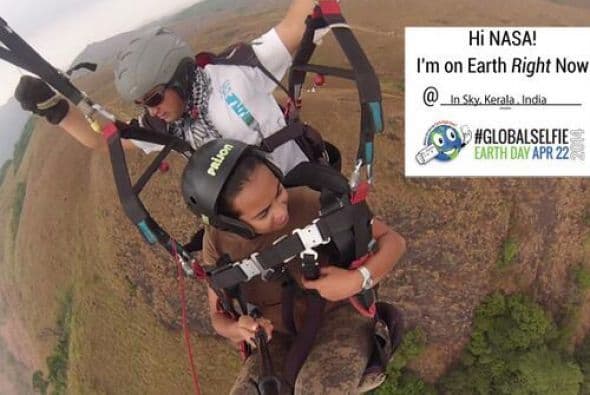 Estos intrépidos aficinados a las selfies mandaron la suya por el #earthday2014 #GlobalSelfie. Fotos tomadas de Twitter