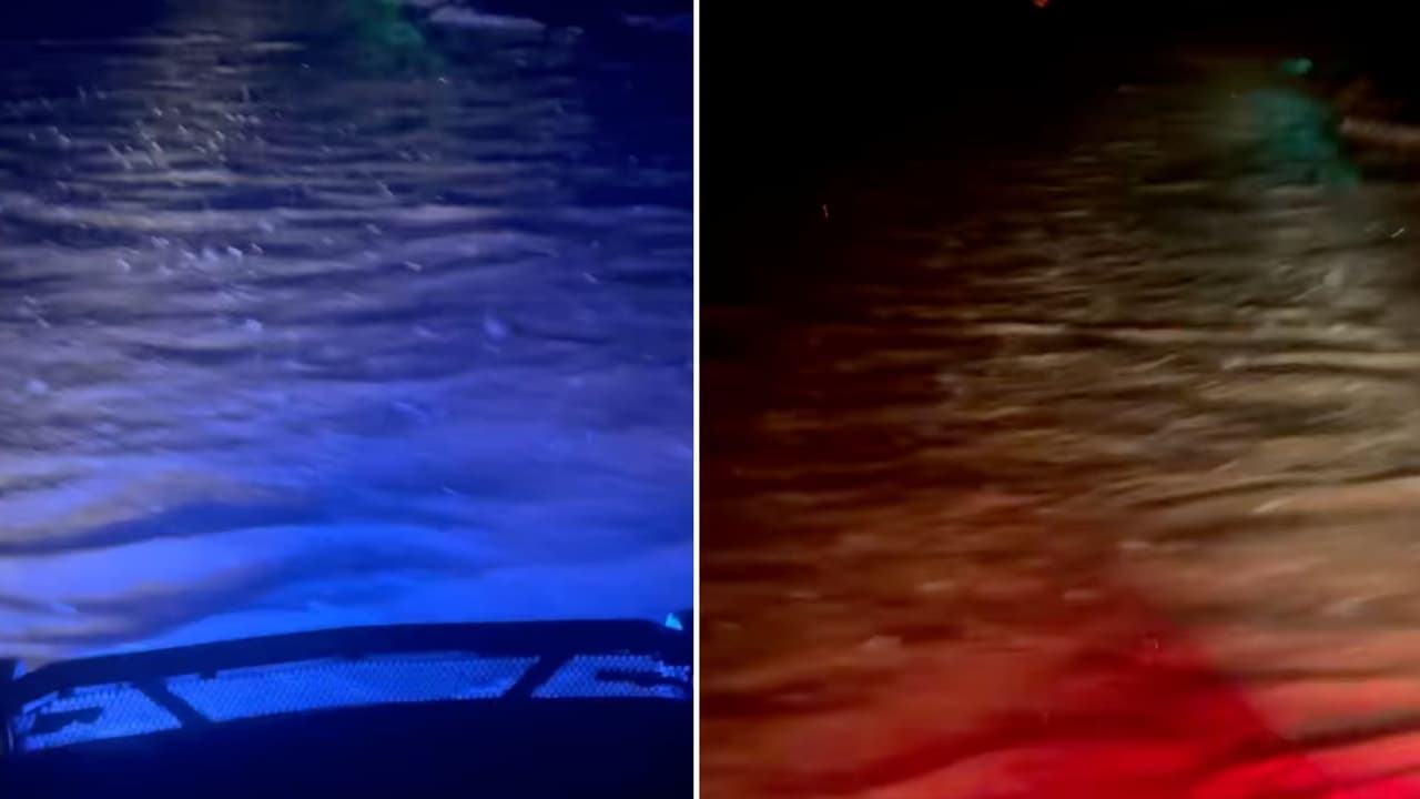 El condado Johnson publicó en redes sociales imágenes de cómo parte de sus agentes quedaron atrapados por las inundaciones reportadas en la madrugada del domingo.