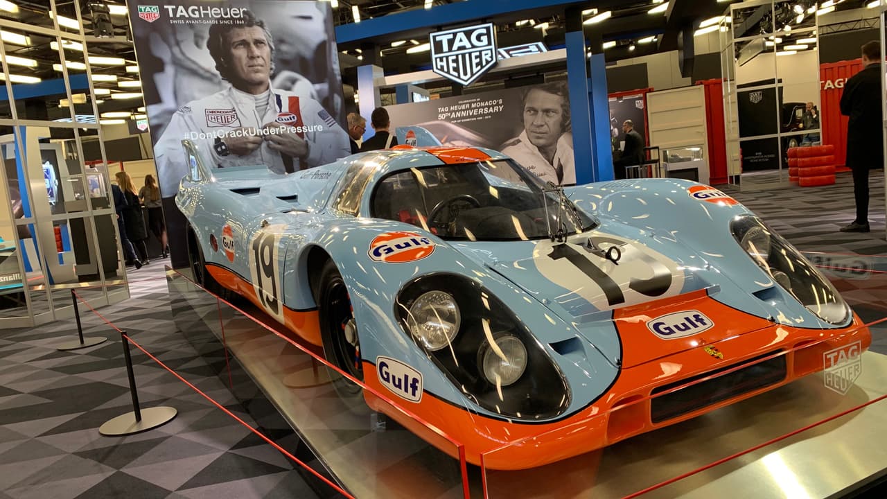 <h3 class="cms-H3-H3">Porsche 917K</h3>
<br>Este carro llegó en el segundo lugar en las 24 horas de Le Mans de 1971, con Richard Atwood y Herbert Muller alternandose detrás de su volante. El ganador fue un modelo idéntico pero de la escudería Martini. A pesar de los enormes posters de Steve McQueen en el fondo, este no fue el carro usado por el actor en la película Le Mans (1971).