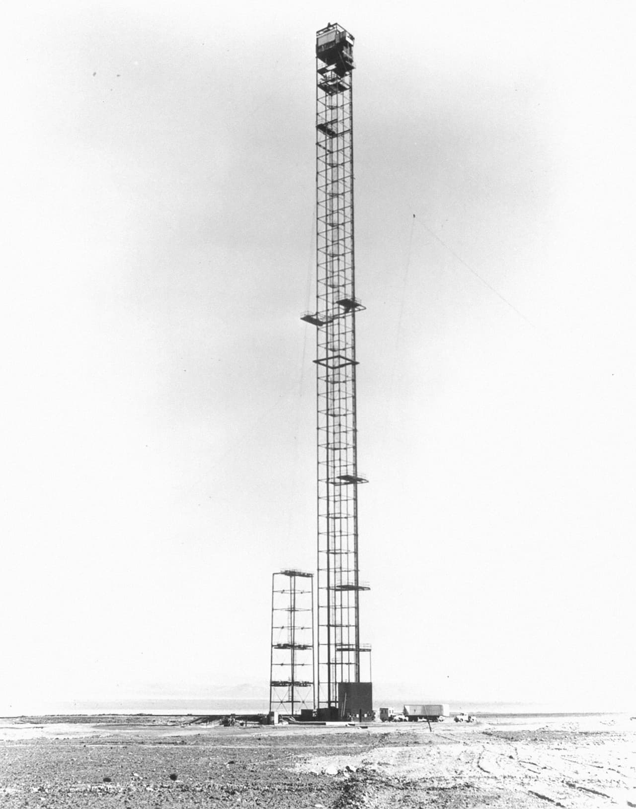 Una de las torres en donde se detonó uno de los explosivos atómicos. 
<br>