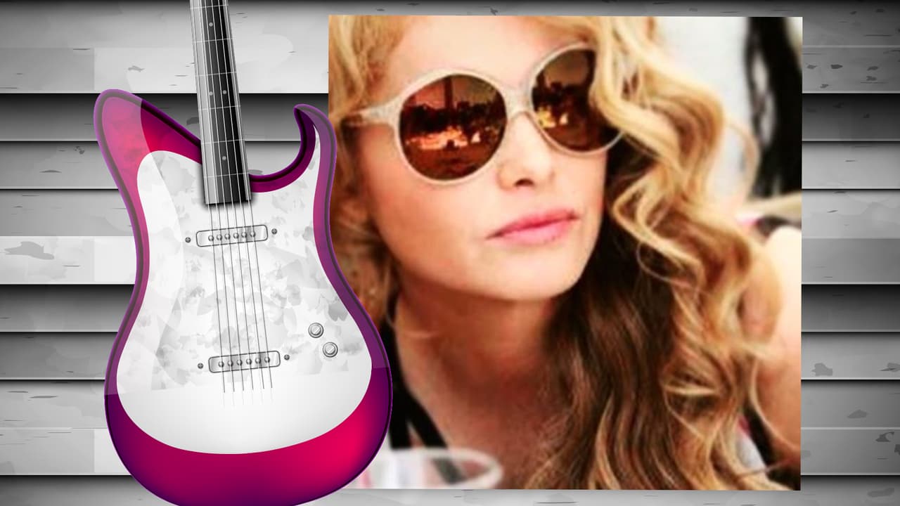 No sabemos exactamente por qué, pero a Pau le encantan los lentes de sol. Quizás no necesitamos ninguna razón pues sencillamente son un accesorio muy cool. La Pau tiene varios y aquí te mostramos algunos de ellos.