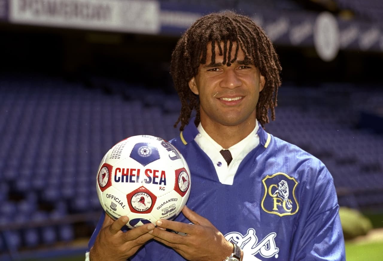 Rudd Gullit - Chelsea (1996-1998). Gullit ganó con el Chelsea como entrenador y jugador la FA Cup de 1997.