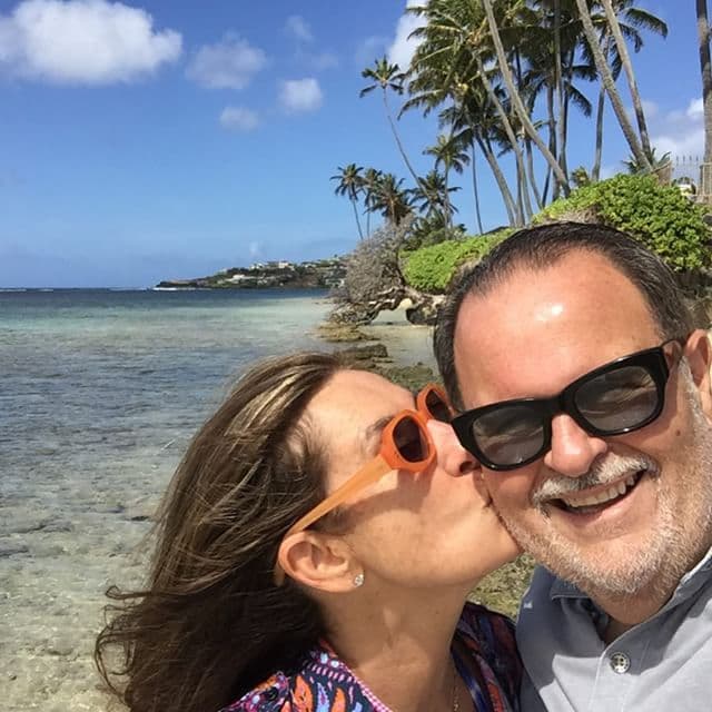 El pasado mes de julio Raúl 
<a href="https://www.univision.com/shows/el-gordo-y-la-flaca/el-gordo-le-responde-a-quienes-lo-criticaron-por-comerse-esta-tremenda-hamburguesa-con-mia-video">fue criticado en redes sociales por ir con Mia</a> a un restaurante y comer una enorme hamburguesa.