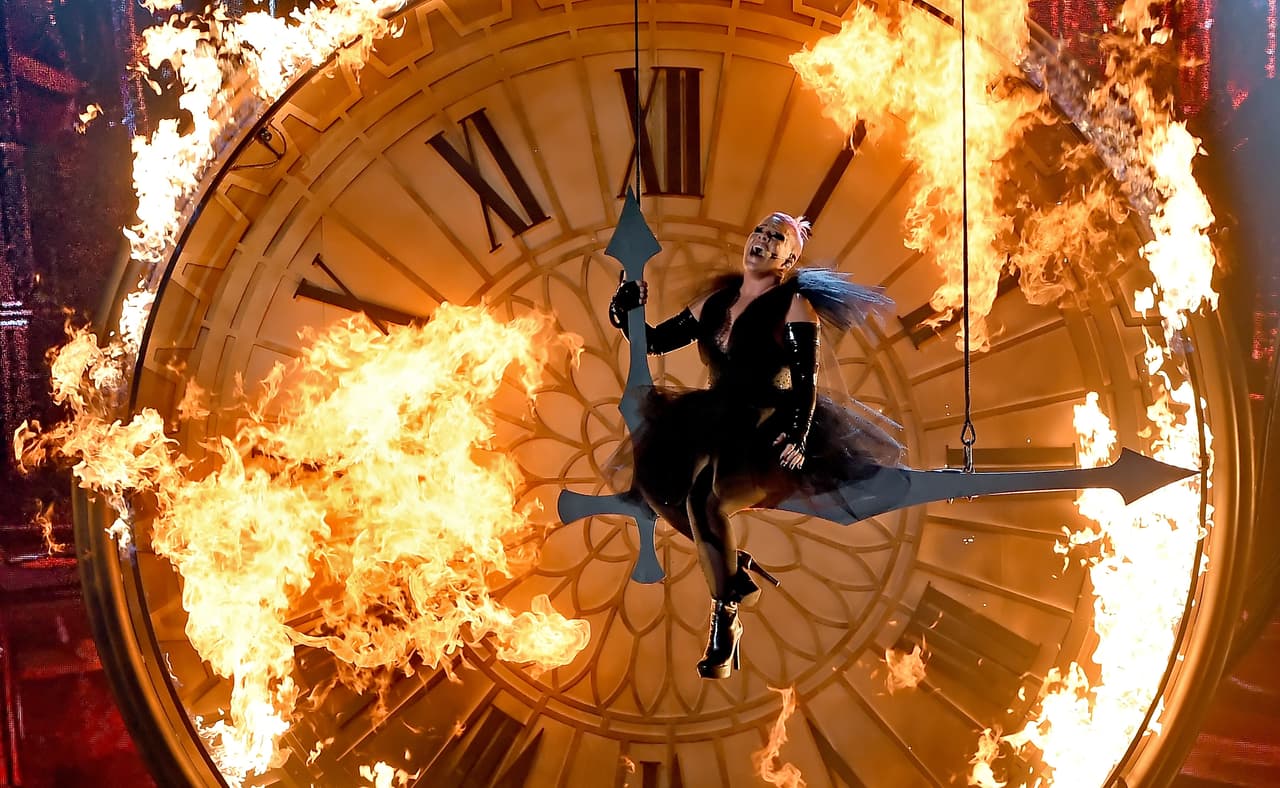 Pink hizo una magnífica presentación en la que destacó la escenografía que utilizó.