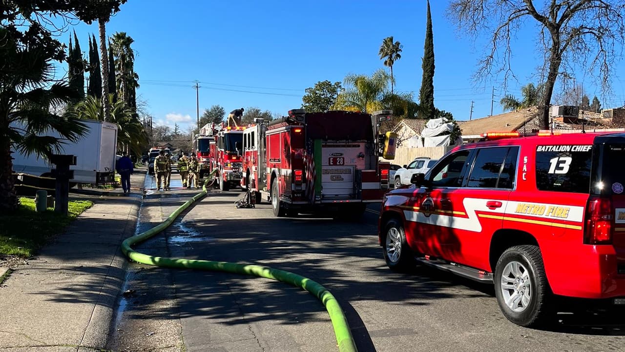 Encuentran un cuerpo tras incendio en una casa rodante en Sacramento