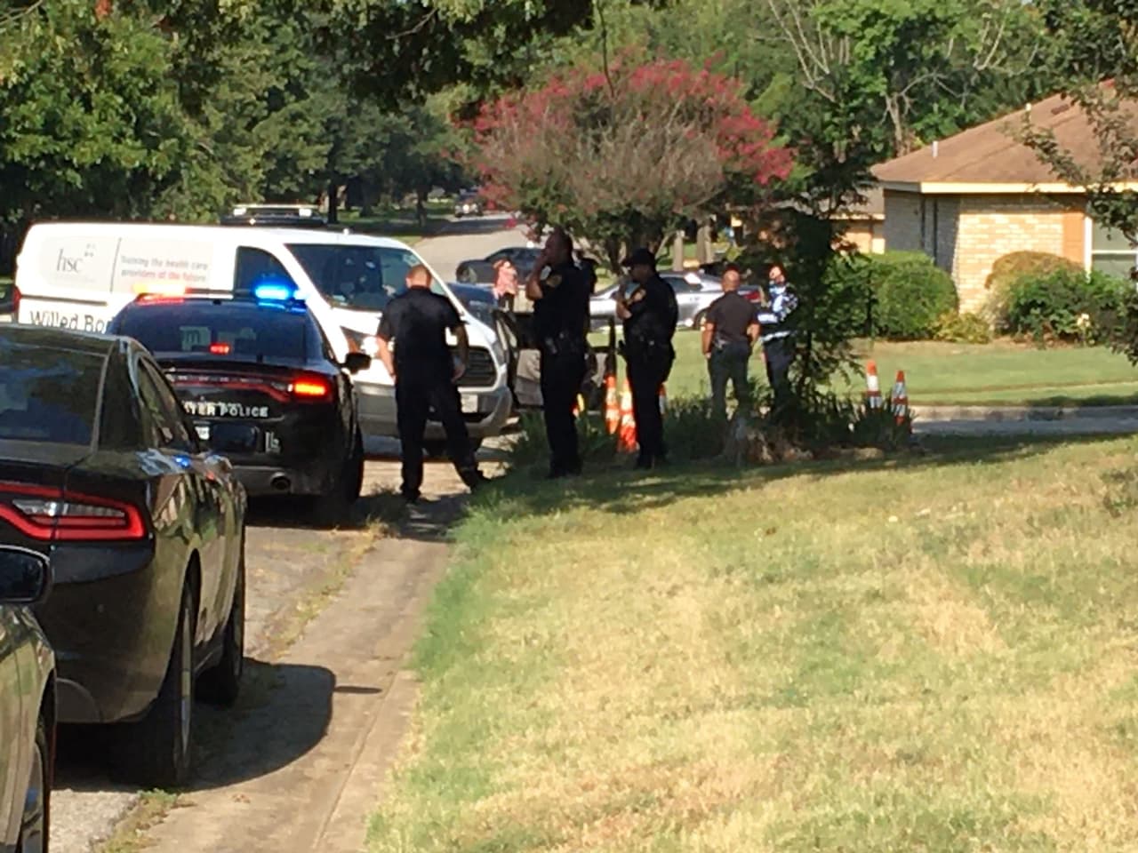 Encuentran el cuerpo de un hombre dentro de un vehículo en Lancaster