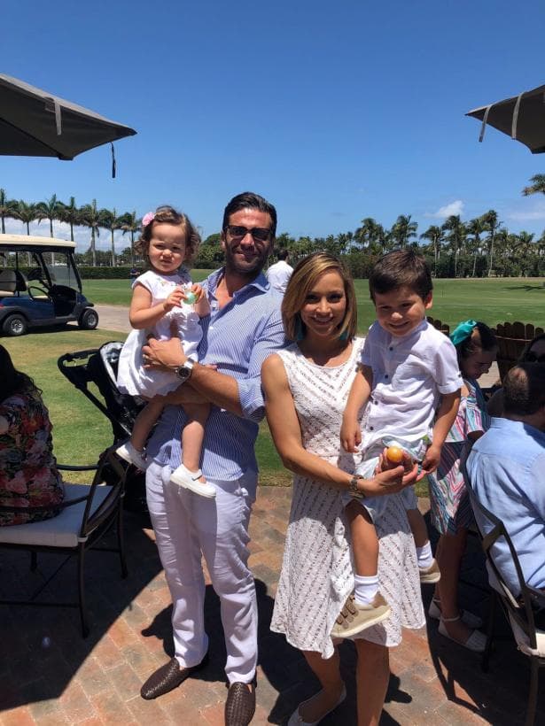 Satcha está enamorada de sus hijos, y se divierte aprendiendo a ser mamá.