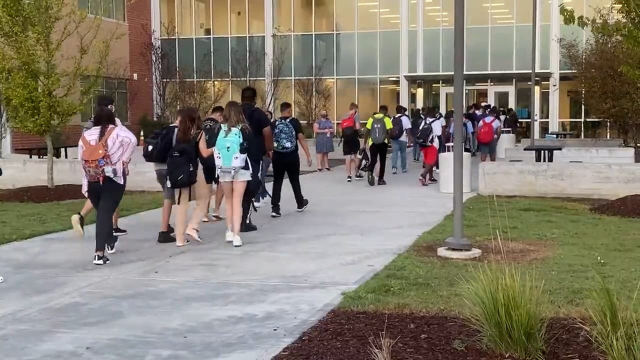 Así inicia el año escolar 2021-22 en escuelas públicas de calendario tradicional en Carolina del Norte