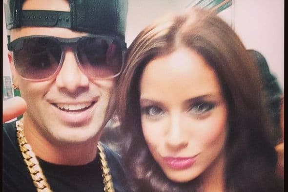 Detrás de Cámaras se encontró con el famoso cantante Wisin.