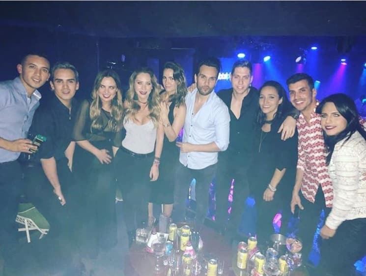Ya de regreso en la Ciudad de México, Geraldine salió el fin de semana con amigos para seguir celebrando.