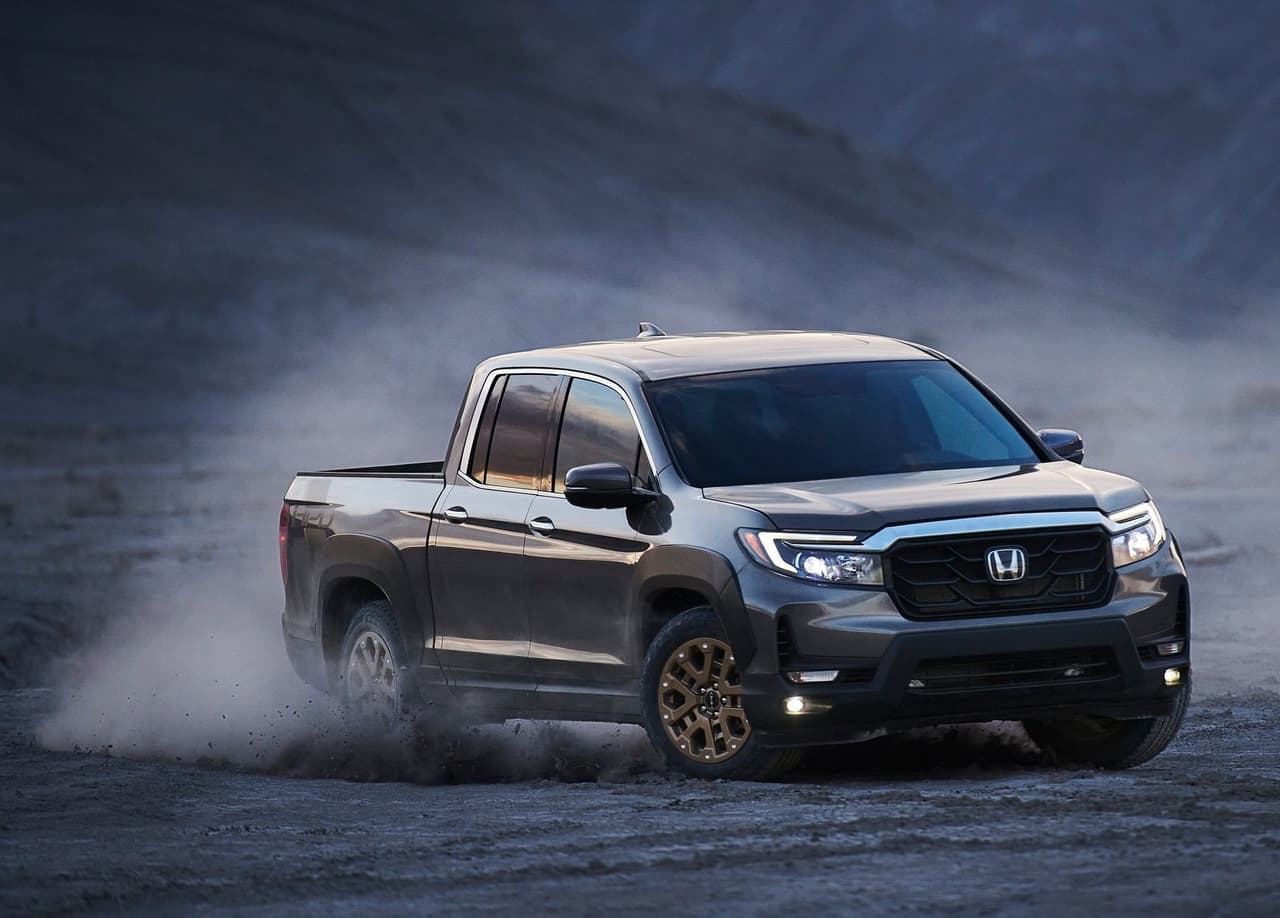 Este paquete agrega una parrilla única, guardabarros negros, rines de color bronce y gráficos especiales en los laterales de la caja de carga.