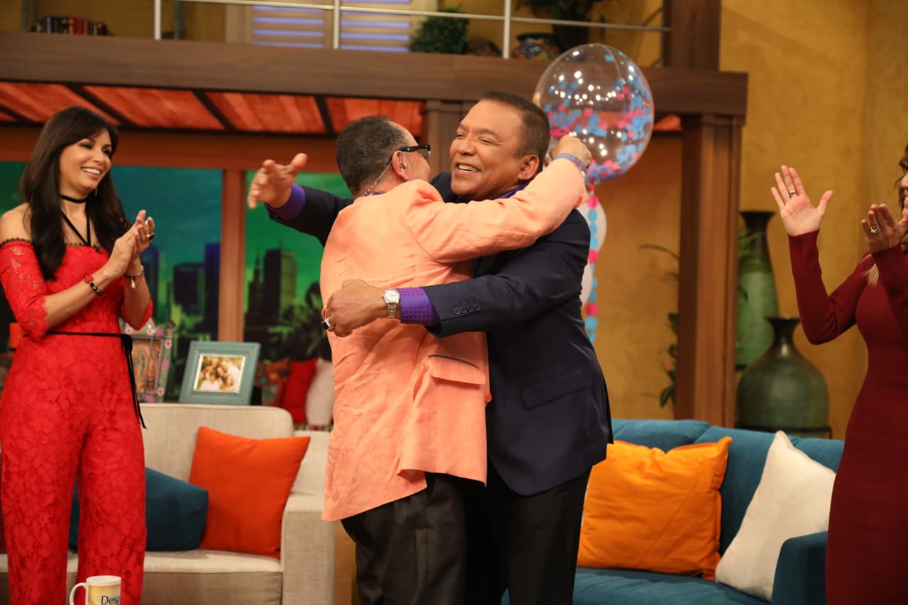 Fernando estaba muy emocionado de poder abrazar de nuevo a su compadre.