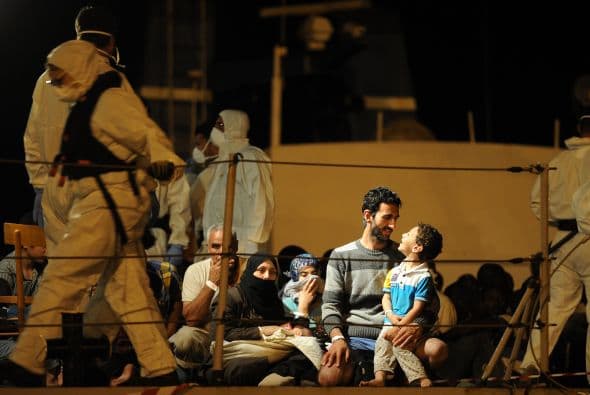 Durante el sábado, la armada rescató a 261 inmigrantes, de ellos 226 hombres, 23 mujeres y 12 menores, con el dispositivo de salvamento Mare Nostrum.