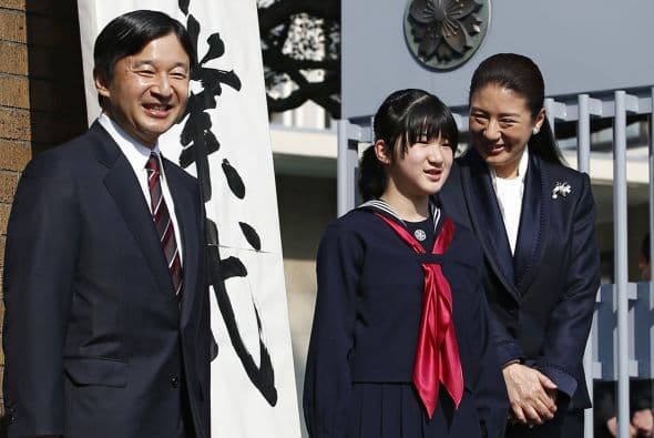 Finamente, del otro lado del mundo tenemos a la princesa Masako de Japón y su hija Aiko.