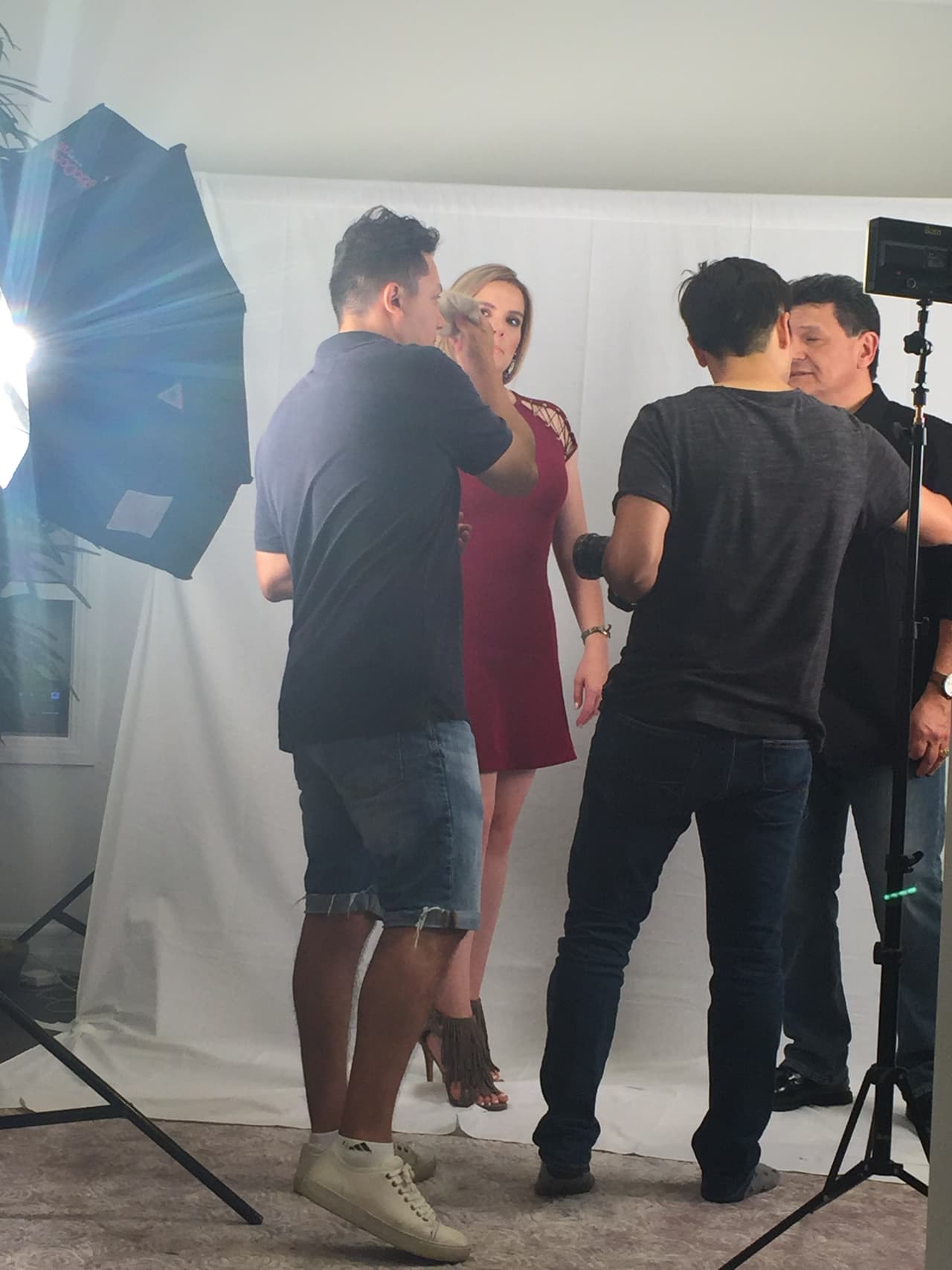 Han sido amigos por muchos años pero ahora, Renzo y Maria Esther comenzarán una aventura al integrar juntos un nuevo show de radio.