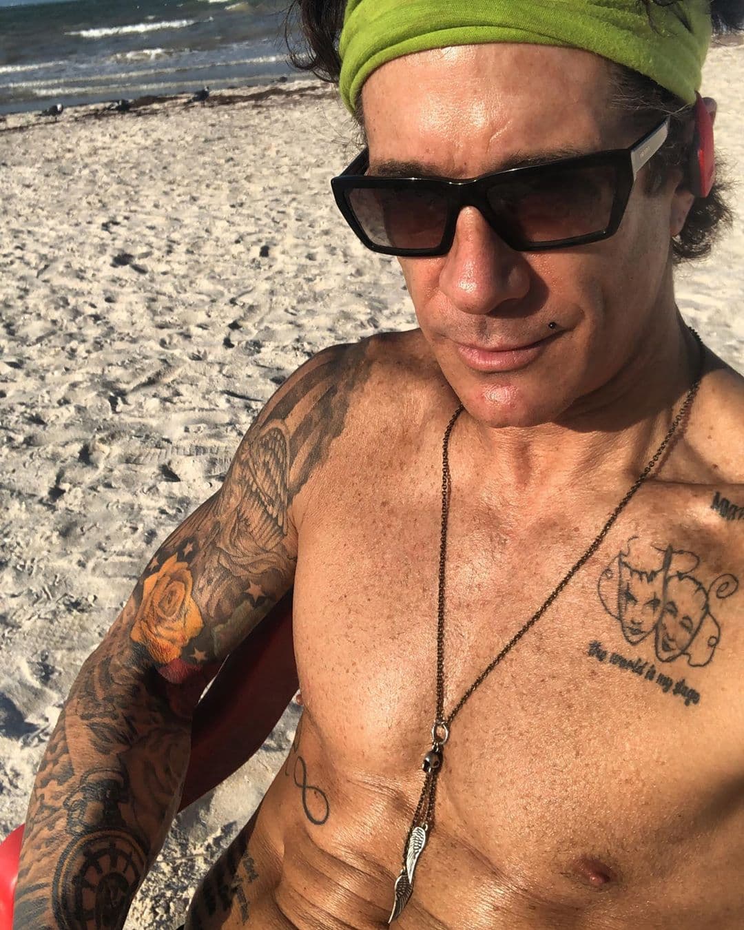 El actor acudió el pasado 15 de enero a su cita en el Consulado de los Estados Unidos en Mérida, México, para solicitar su visa, pero 
<b><a href="https://www.univision.com/shows/el-gordo-y-la-flaca/me-siguen-prohibiendo-la-entrada-a-estados-unidos-a-fernando-carrillo-le-vuelven-a-negar-la-visa-video?utm_campaign=Univision&utm_medium=social&utm_source=facebook&utm_content=1579148401" target="_blank">le fue negada</a></b>.