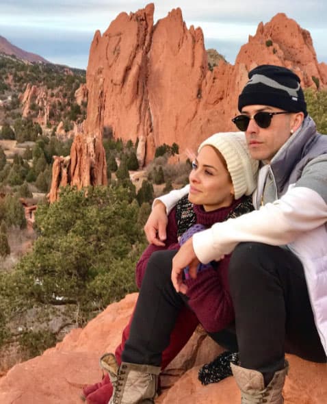 Yandel últimamente ha compartido muchas imágenes lindas de toda la familia, comenzando por sus vacaciones con su amada esposa, Edneris.