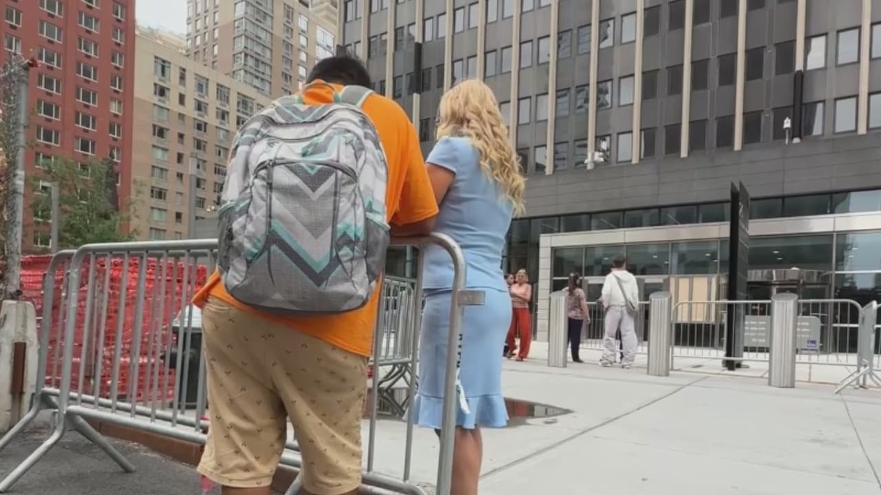 Decidió autodeportarse, se entregó a las autoridades, pero no lo recibieron