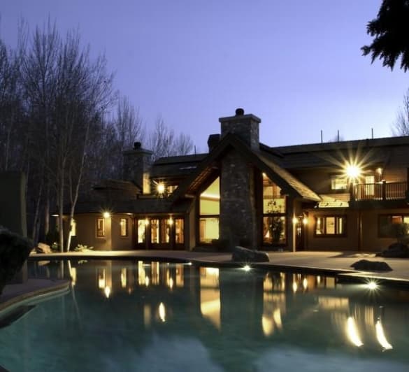 ¡Ups! El actor Bruce Willis bajó el precio de su casa en Hailey, Idaho.