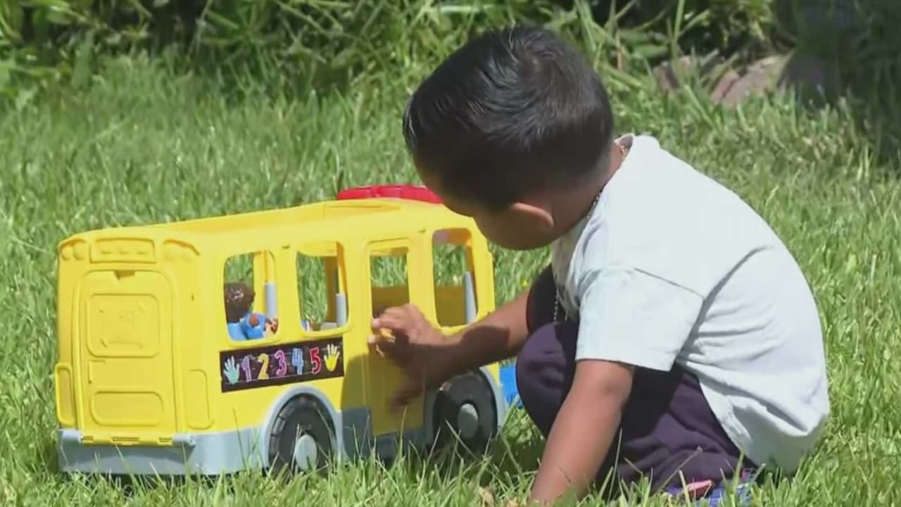 Un milagro y una advertencia para padres tras tragedia en una alberca