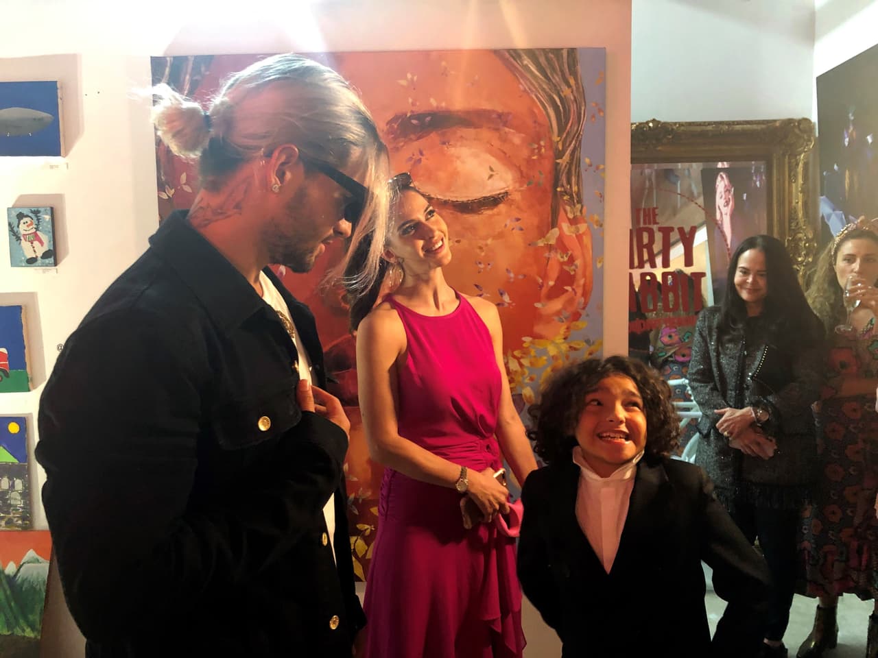 El pequeño Romeo no podía contener la emoción al ver que su famoso tío había "cumplido su promesa" de admirar sus creaciones y pasar un rato a su lado.