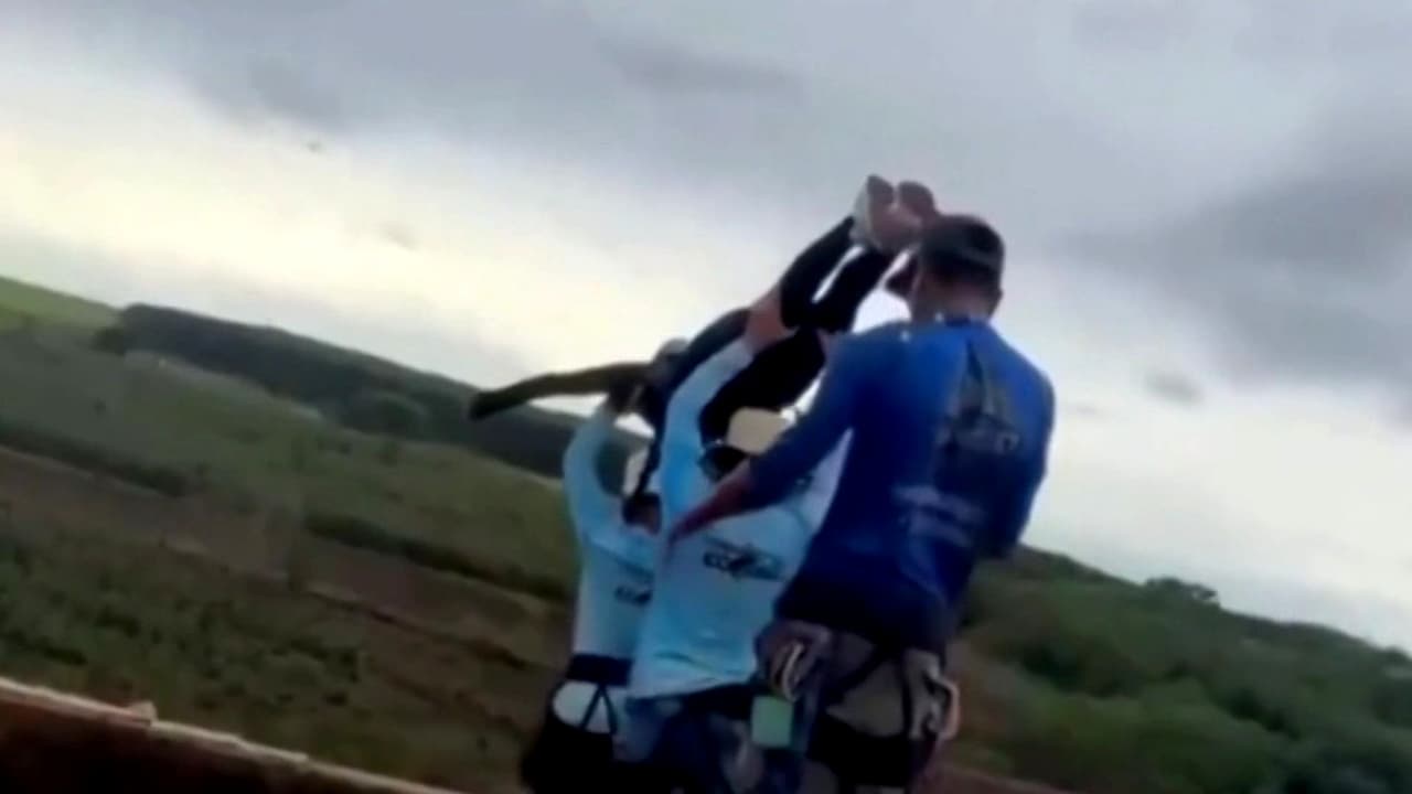 Una joven en Brasil muere al intentar un salto en bungee; hay detenidos