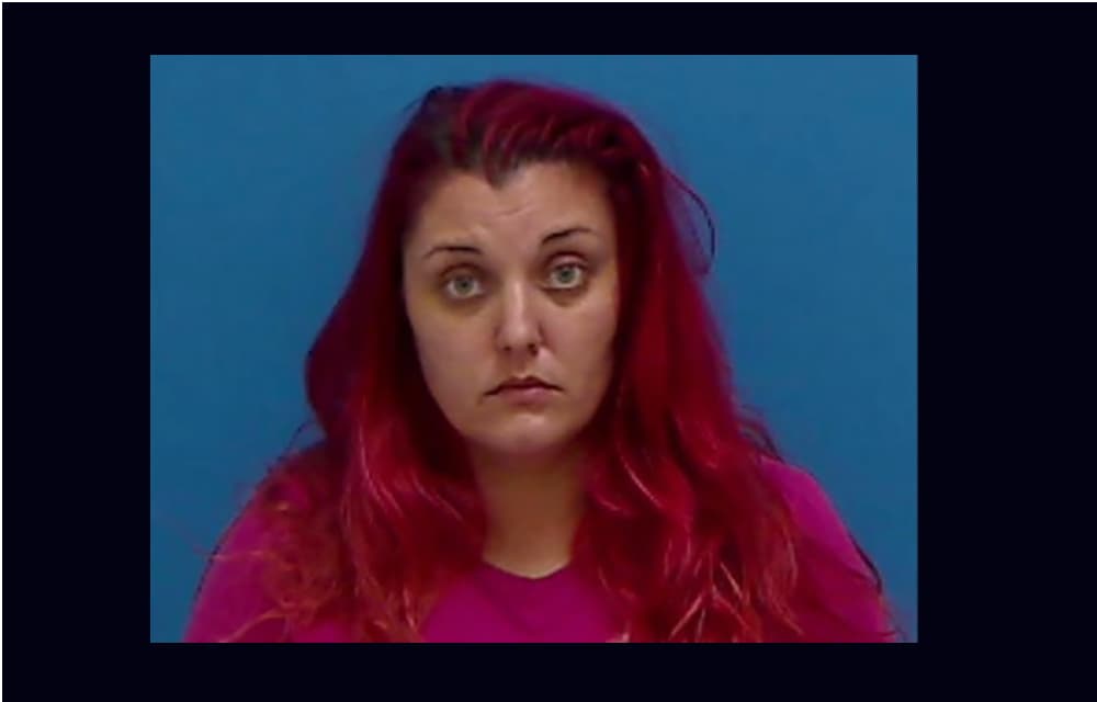 Mujer acusada de matar a una niña cuatro comparece en la corte, era la hija de su novio