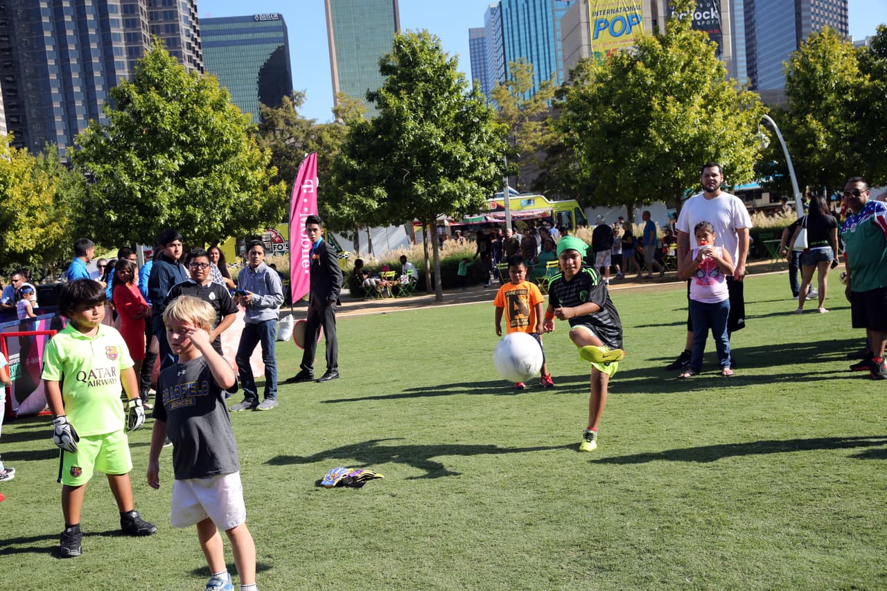 Miles disfrutaron al aire libre de partido México vs Estados Unidos