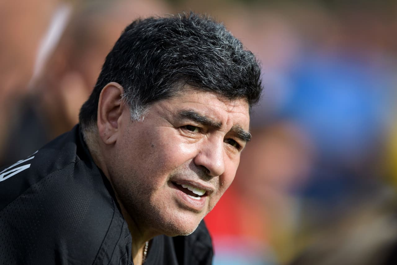 <b>Diego Armando Maradona</b> anunció a través de su cuenta de Instagram que 
<b>ganó la demanda</b> que interpuso en contra de la prestigiada firma italiana 
<b>Dolce & Gabbana</b>, por usar su nombre sin permiso.
<br>