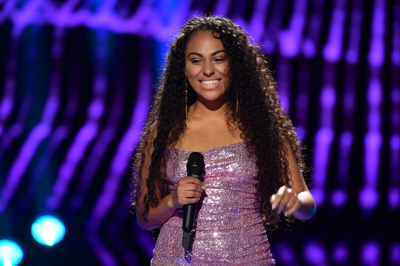 Esta intérprete dominicana cantó 'Las pequeñas cosas'.