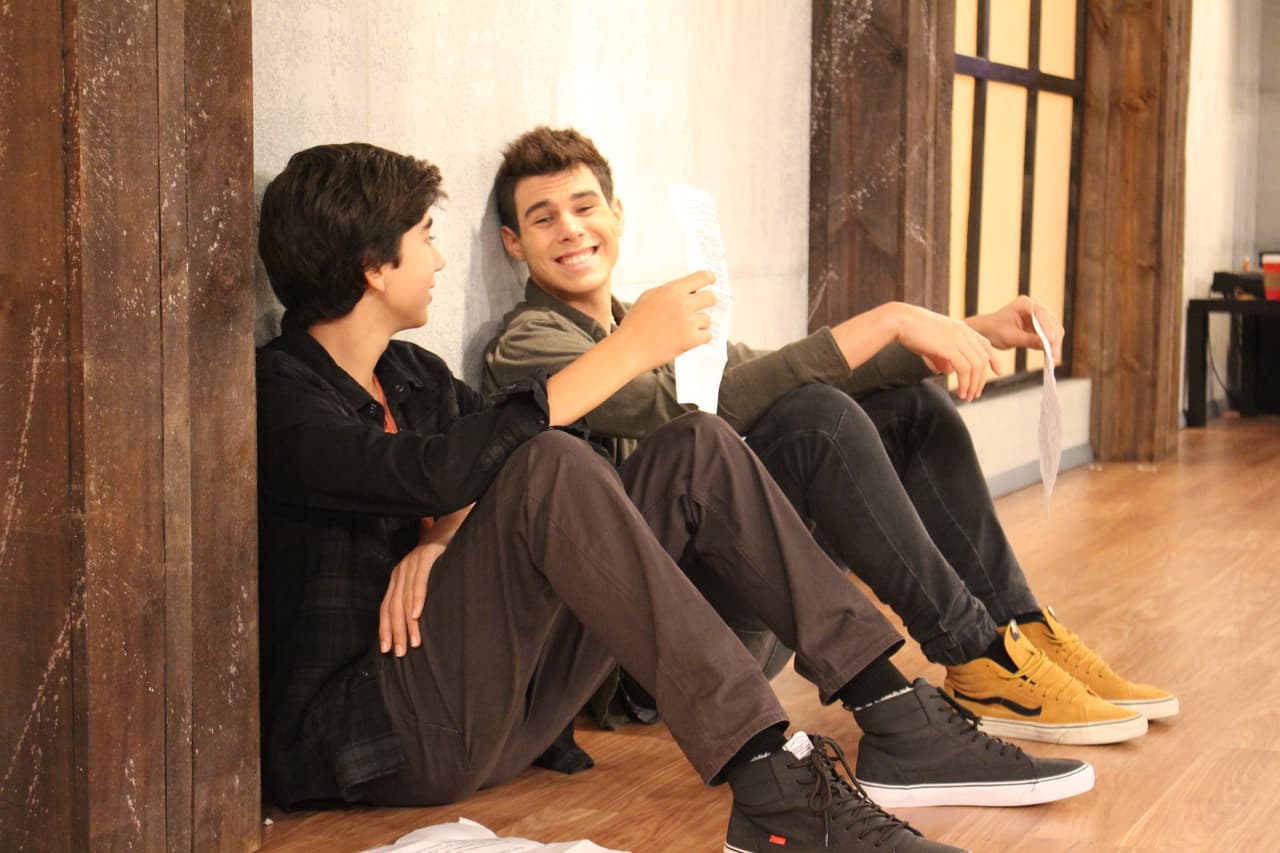 En el estudio los participantes afinan cada detalle de su presentación para #LaBandaLive show 4. El nivel de exigencia es cada vez más fuerte y ninguno quiere decir good bye.