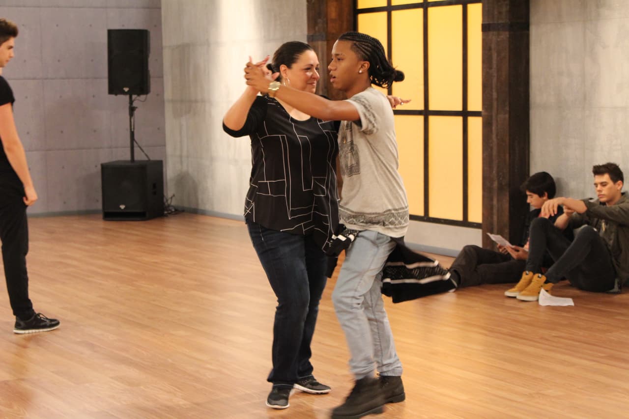 En el estudio los participantes afinan cada detalle de su presentación para #LaBandaLive show 4. El nivel de exigencia es cada vez más fuerte y ninguno quiere decir good bye.