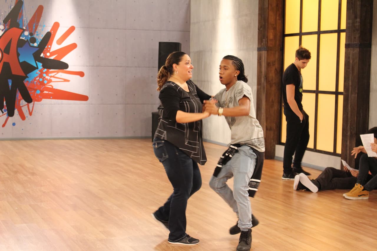 En el estudio los participantes afinan cada detalle de su presentación para #LaBandaLive show 4. El nivel de exigencia es cada vez más fuerte y ninguno quiere decir good bye.