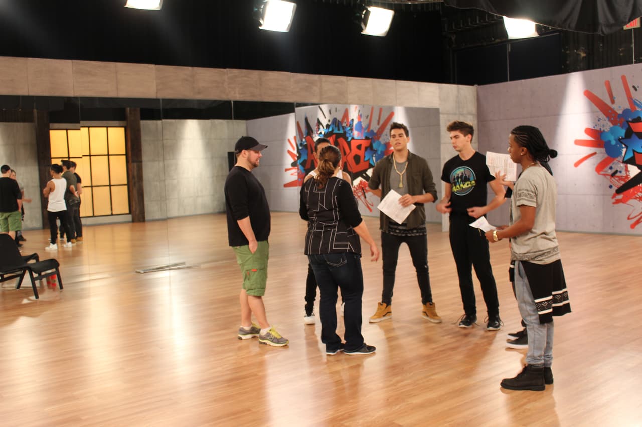 En el estudio los participantes afinan cada detalle de su presentación para #LaBandaLive show 4. El nivel de exigencia es cada vez más fuerte y ninguno quiere decir good bye.