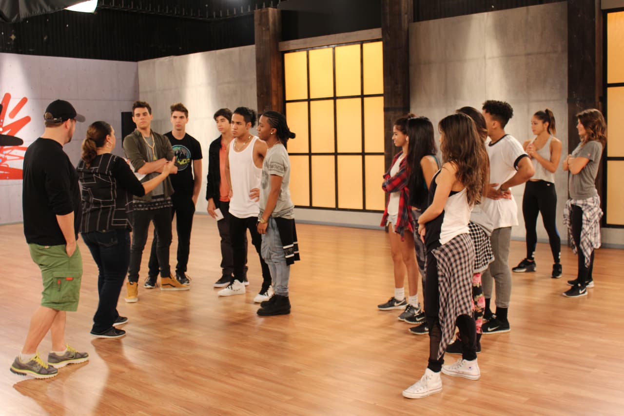 En el estudio los participantes afinan cada detalle de su presentación para #LaBandaLive show 4. El nivel de exigencia es cada vez más fuerte y ninguno quiere decir good bye.