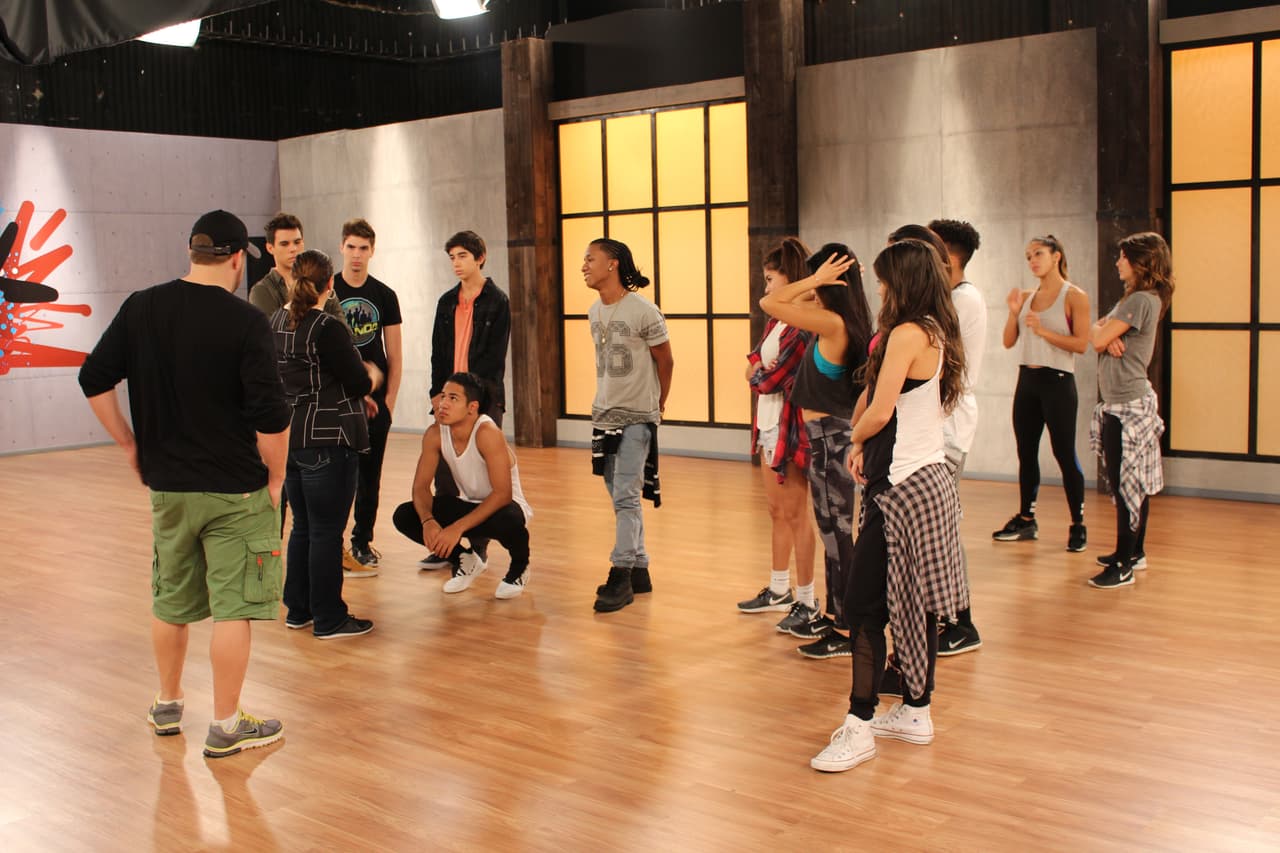 En el estudio los participantes afinan cada detalle de su presentación para #LaBandaLive show 4. El nivel de exigencia es cada vez más fuerte y ninguno quiere decir good bye.