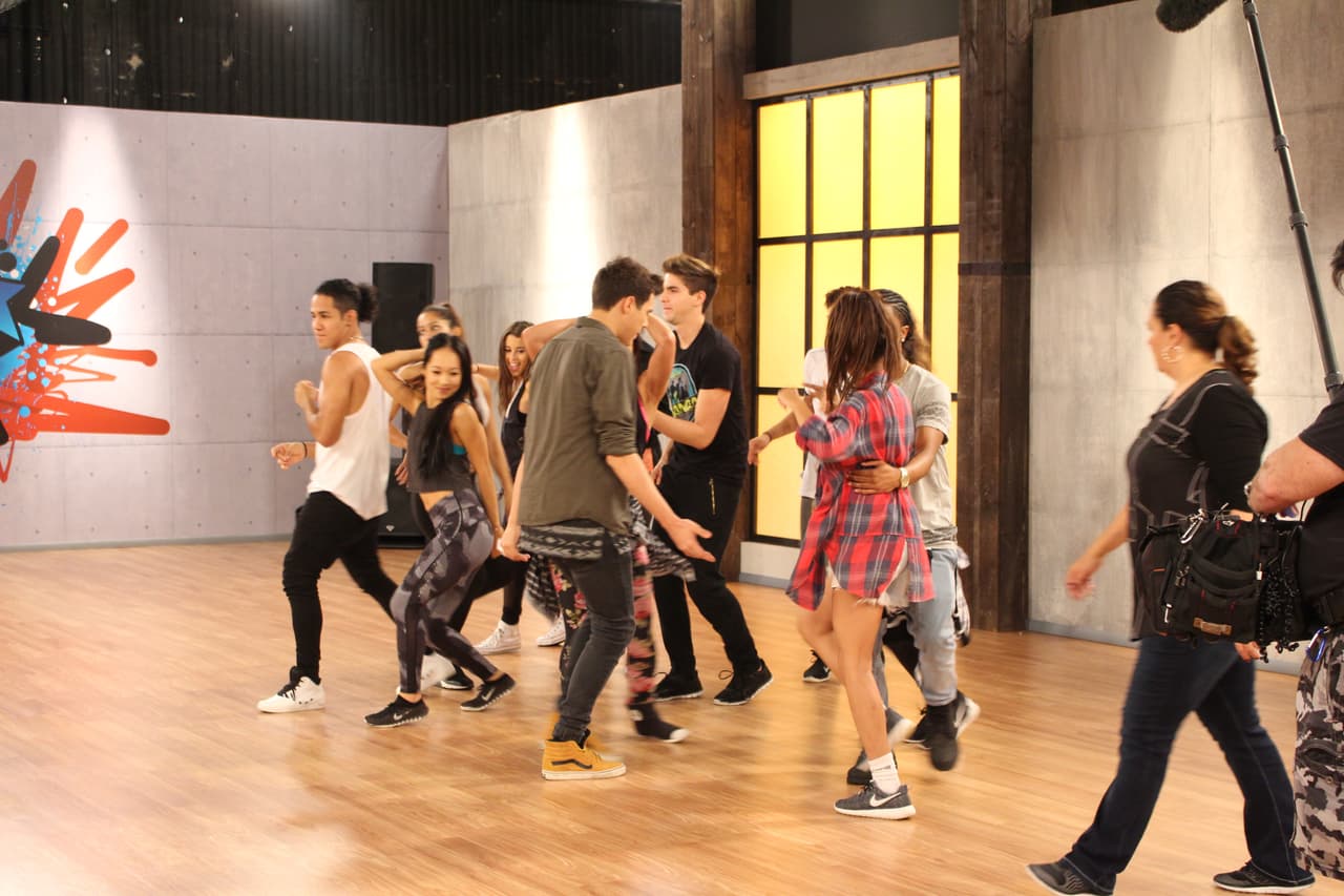 En el estudio los participantes afinan cada detalle de su presentación para #LaBandaLive show 4. El nivel de exigencia es cada vez más fuerte y ninguno quiere decir good bye.