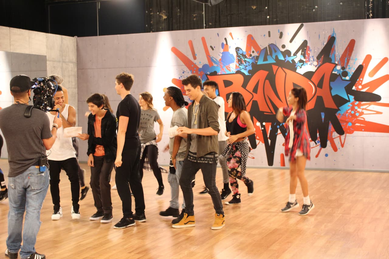 En el estudio los participantes afinan cada detalle de su presentación para #LaBandaLive show 4. El nivel de exigencia es cada vez más fuerte y ninguno quiere decir good bye.