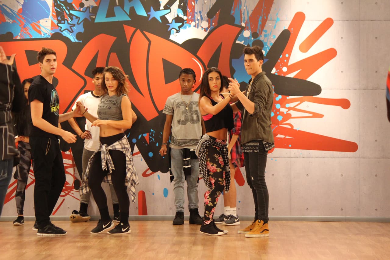 En el estudio los participantes afinan cada detalle de su presentación para #LaBandaLive show 4. El nivel de exigencia es cada vez más fuerte y ninguno quiere decir good bye.