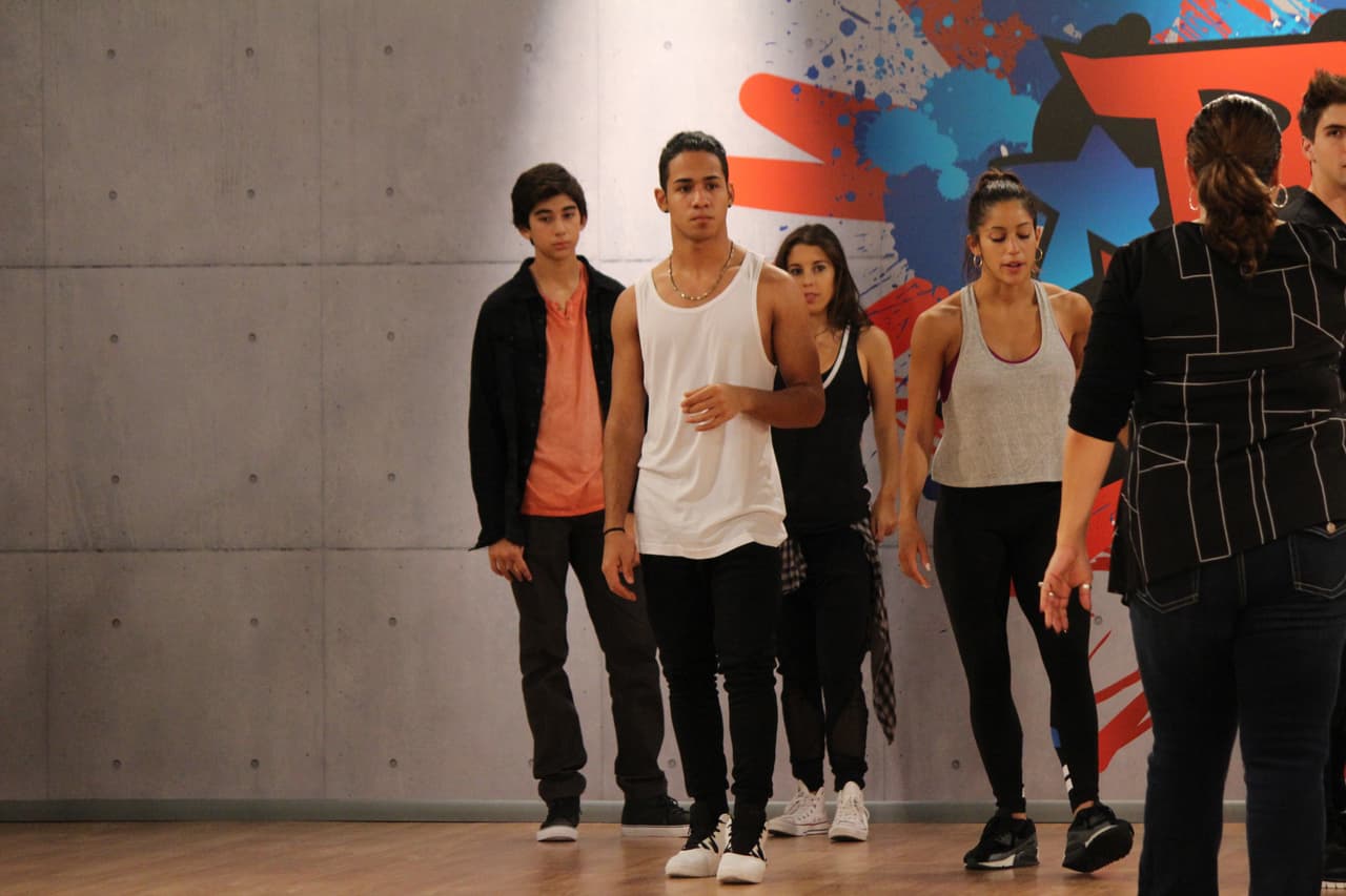 En el estudio los participantes afinan cada detalle de su presentación para #LaBandaLive show 4. El nivel de exigencia es cada vez más fuerte y ninguno quiere decir good bye.