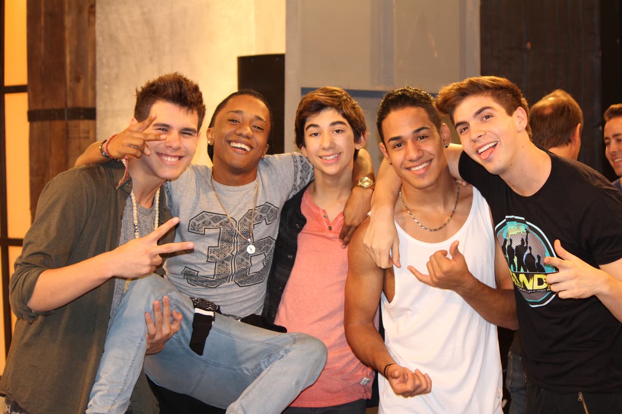 En el estudio los participantes afinan cada detalle de su presentación para #LaBandaLive show 4. El nivel de exigencia es cada vez más fuerte y ninguno quiere decir good bye.