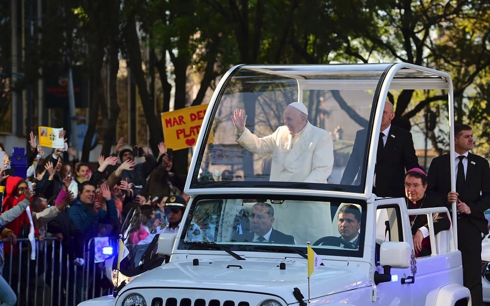 Francisco recorrió las calles de la capital.
