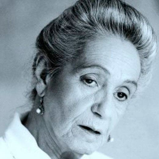 En entrevista para el diario
<a href="http://www.eluniversal.com.mx/">'El Universal<b>'</b></a>,
<b>Alicia Montoya</b> resumió su vida en pocas palabras: "Mi biografía se reduce a tres frases: Nací en el teatro, vivo para el arte y quisiera morir en un escenario. Mi gran amor: mi madre; la razón de mi vida: mi hija; mi pasión: mi nieto".