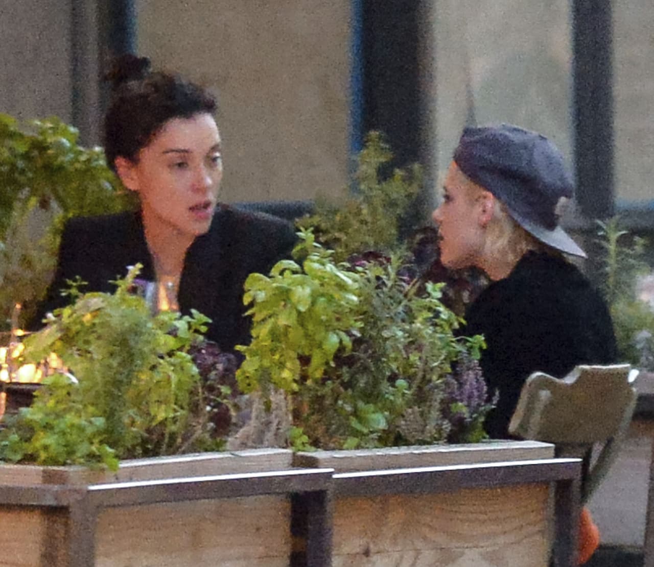 Las dos fueron vistas muy sonrientes y platicadoras en un barrio de Manhattan.