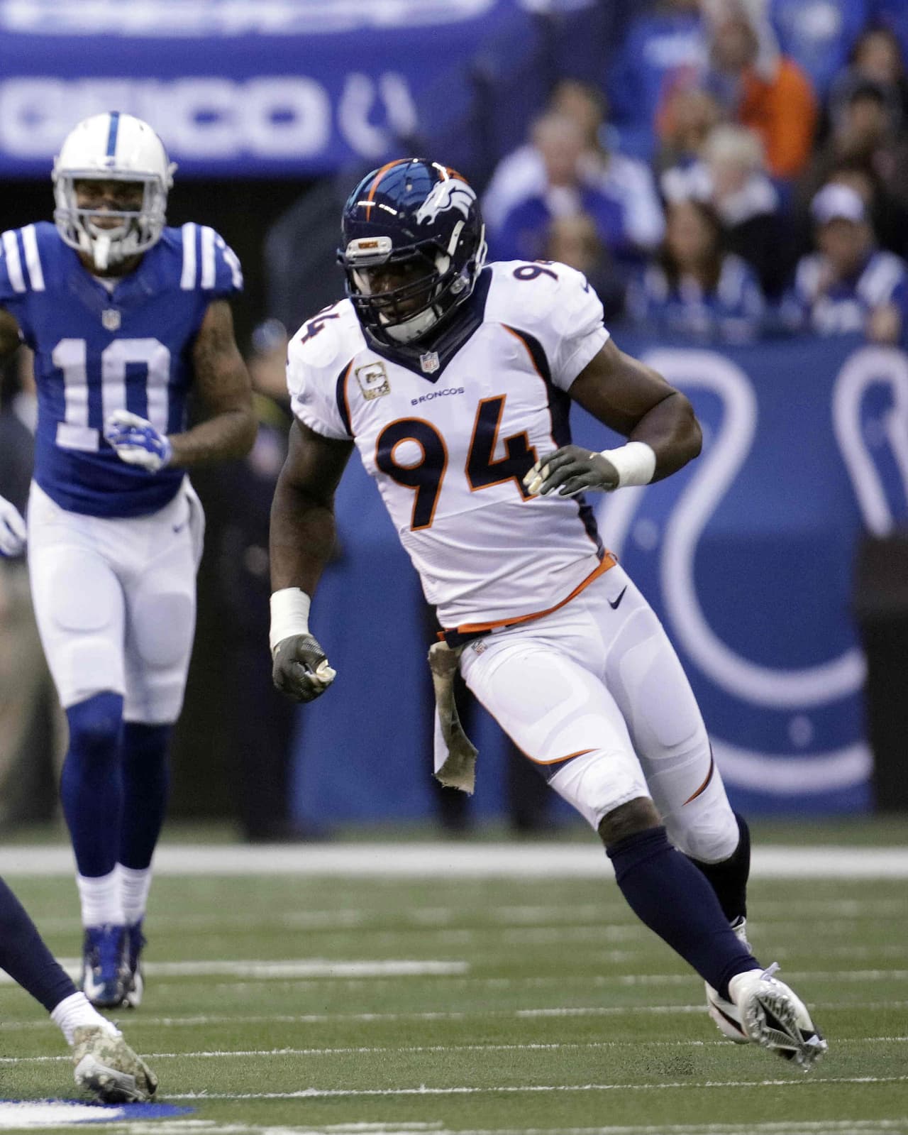 DeMarcus Ware lesionado de la espalda podría quedar fuera de actividad un mes