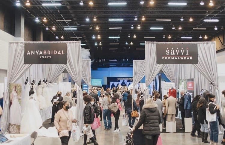 <b>Evento</b>: Georgia Bridal Show
<br>
<b>Fechas</b>: 25 de junio
<br>
<b>Lugar: </b>Gas South District - 6400 Sugarloaf Parkway. Duluth, GA, 30097.
<br>
<b>Sitio web</b>:
<a href="https://www.georgiabridalshow.com/show-tickets/june-25-2023-georgia-bridal-show-gas-south-convention-center/">https://www.georgiabridalshow.com/show-tickets/june-25-2023-georgia-bridal-show-gas-south-convention-center/</a>
<br>
<br>Feria de bodas en el Gas South Convention Center.