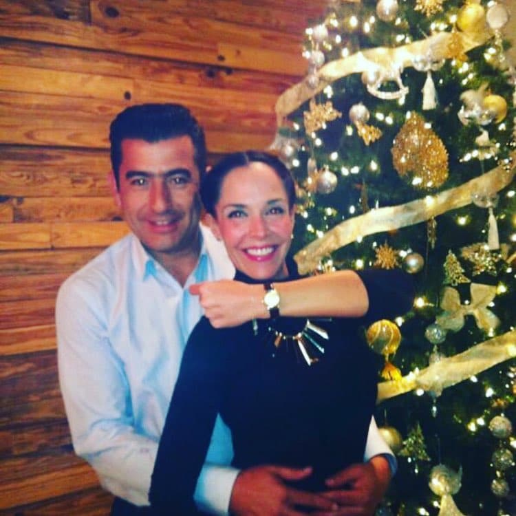 "Eso es uno de los requisitos, insisto, que establece el código civil para reconocer como concubino pues no es solamente tener esta relación de pareja, sino vivir juntos durante un determinado tiempo, que en el caso de la Ciudad de México, son dos años y que, además, ese tiempo que vivan juntos sea de manera ininterrumpida".