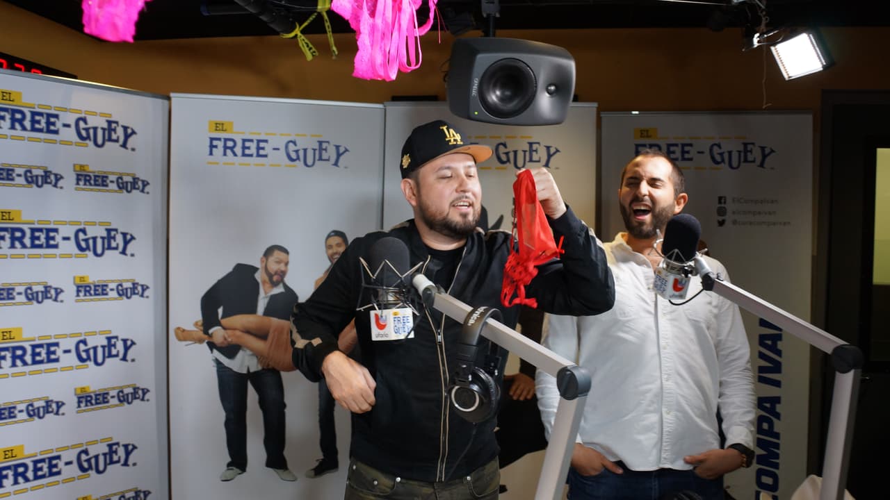 Roberto Tapia llegó al Free-guey show con nuevo sencillo y se armó tremenda fiesta.