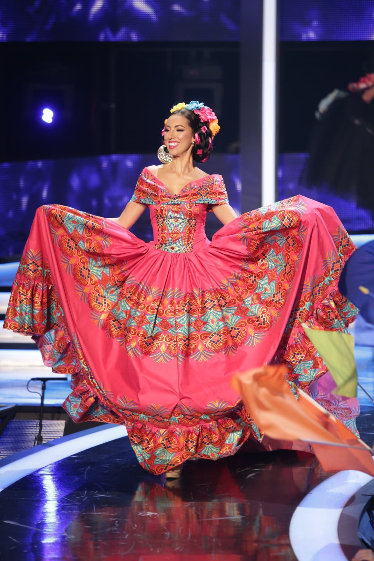 Nathalia Casco decidió dejar la competencia mientras que Luis Coronel las conquistó a todas, ¿pero qué hace el ‘El Pollito Pío' aquí?